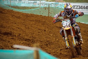 开云网页版-“德甲赛场火光四溅，领跑球队压力持续升高”，德甲全程