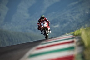 开云官网-中国足球换帅潮来袭，新任主教练带来新希望，中国足球队现任主教练